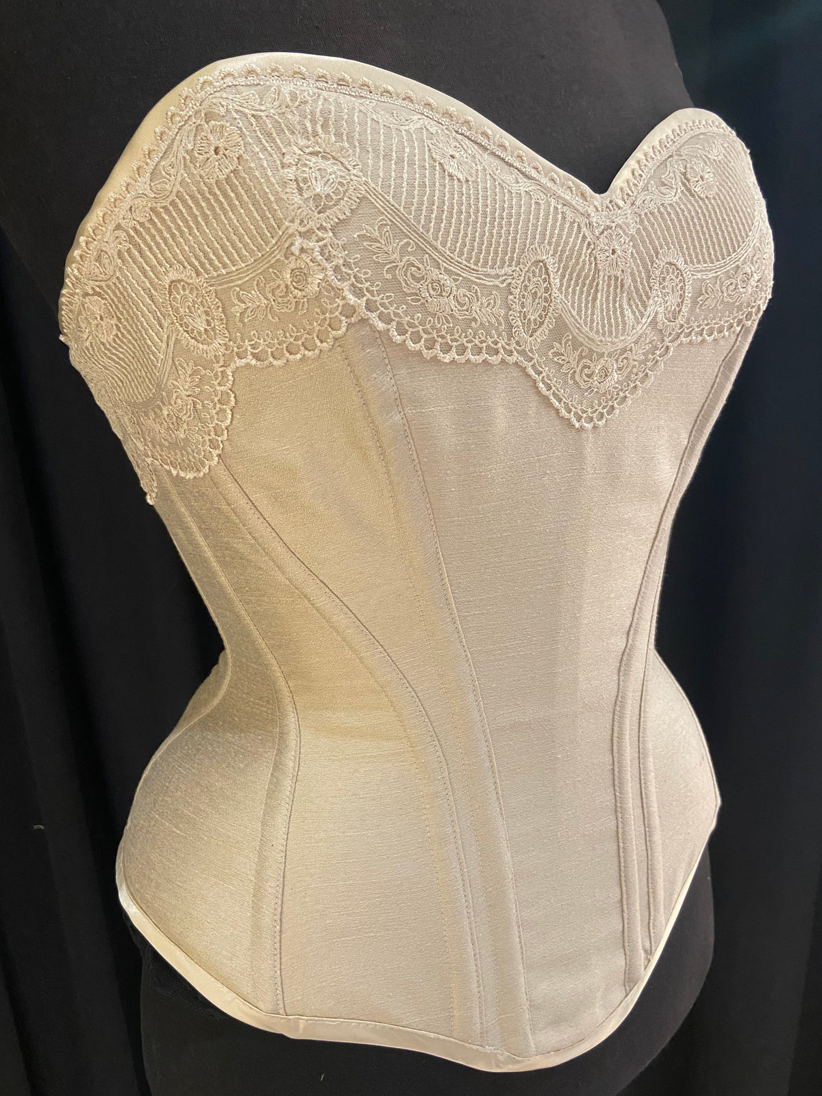 Vanisha Cream 55 cm