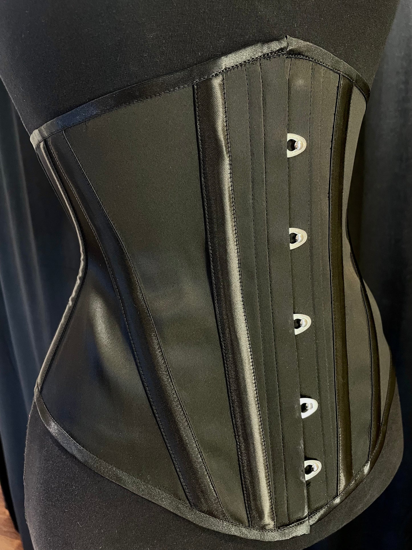 Marianne Black Satin 70cm