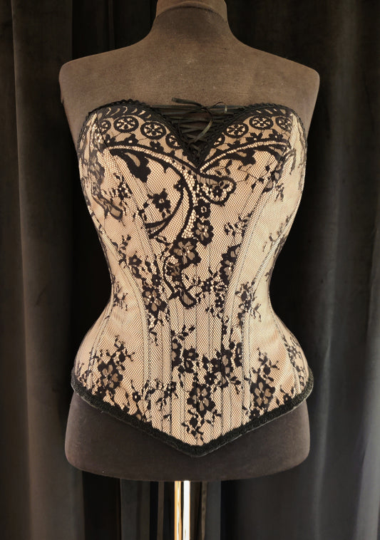 Vanisha lace (62cm)
